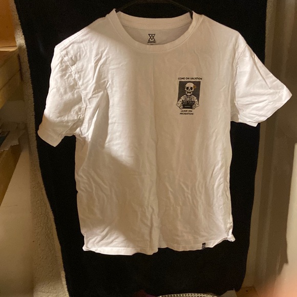 Bluenotes Other - Skull vacation tee